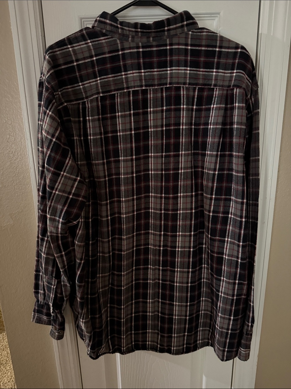Men's Black and Brown Plaid Long-Sleeve Button-Down Shirt - Picture 2 of 3
